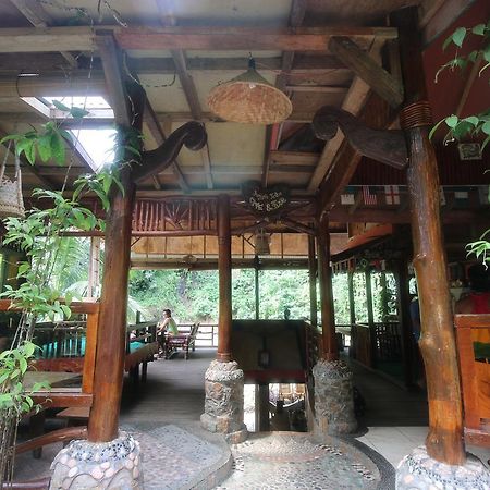 Jungle Tribe Guesthouse Berastagi Exterior photo